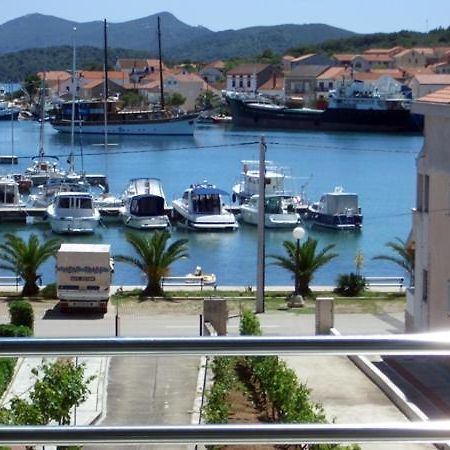 Apartment In Kukljica With Sea View, Terrace, Air Conditioning, Wi-Fi Esterno foto
