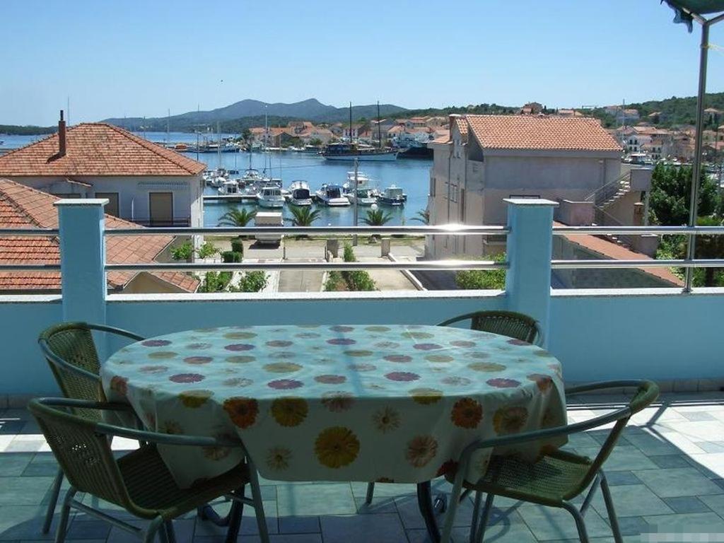 Apartment In Kukljica With Sea View, Terrace, Air Conditioning, Wi-Fi Esterno foto